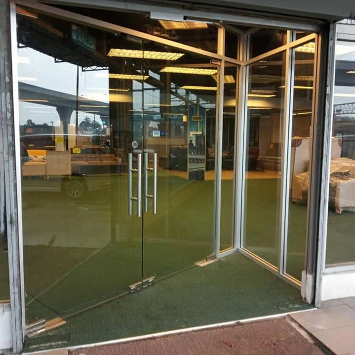 Tempered Glass Door